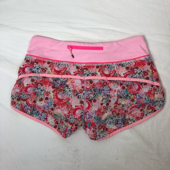 ❌ SOLD ❌ Lululemon Speed Up shorts 2.5” - Picture 2 of 6